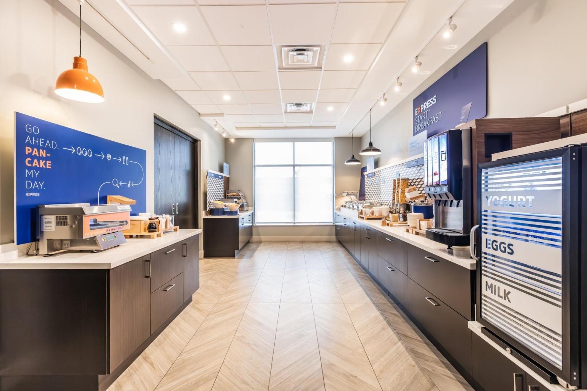 Holiday Inn Express & Suites - Toronto Airport South By Ihg Ngoại thất bức ảnh