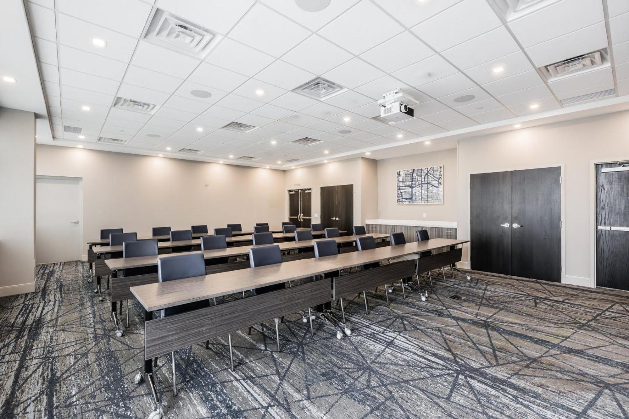 Holiday Inn Express & Suites - Toronto Airport South By Ihg Ngoại thất bức ảnh