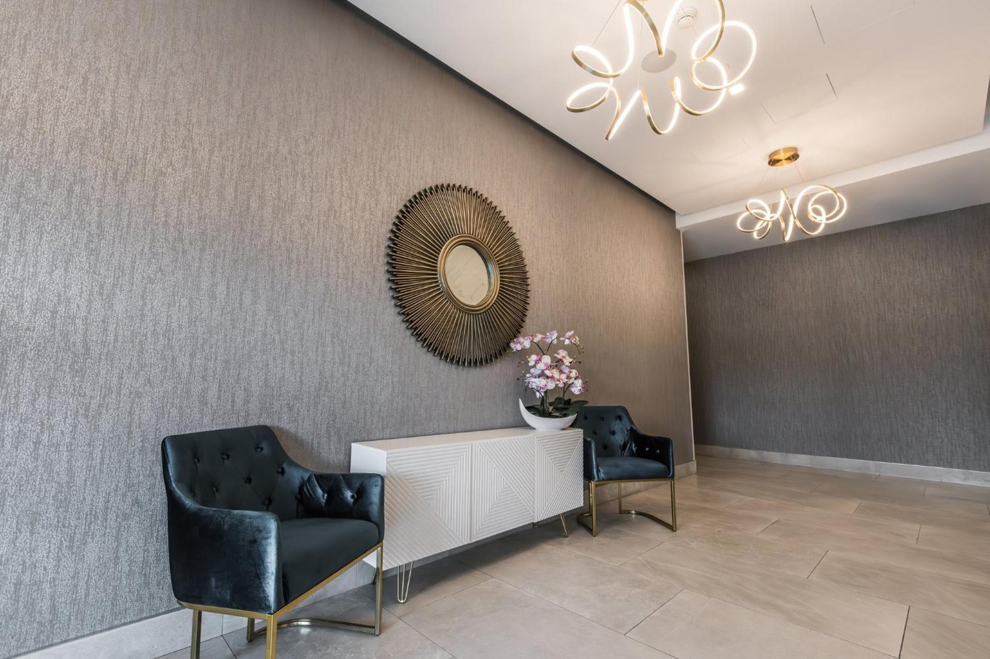 Holiday Inn Express & Suites - Toronto Airport South By Ihg Ngoại thất bức ảnh