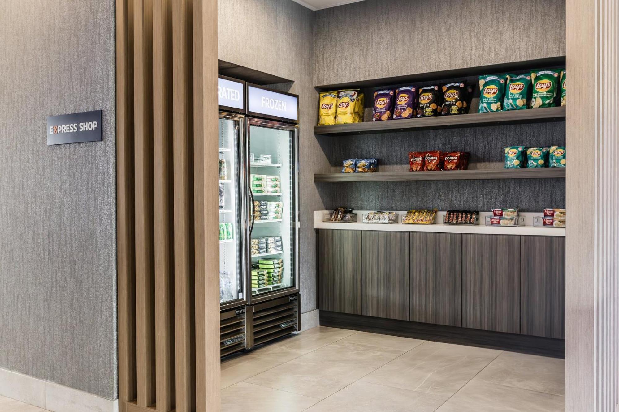Holiday Inn Express & Suites - Toronto Airport South By Ihg Ngoại thất bức ảnh