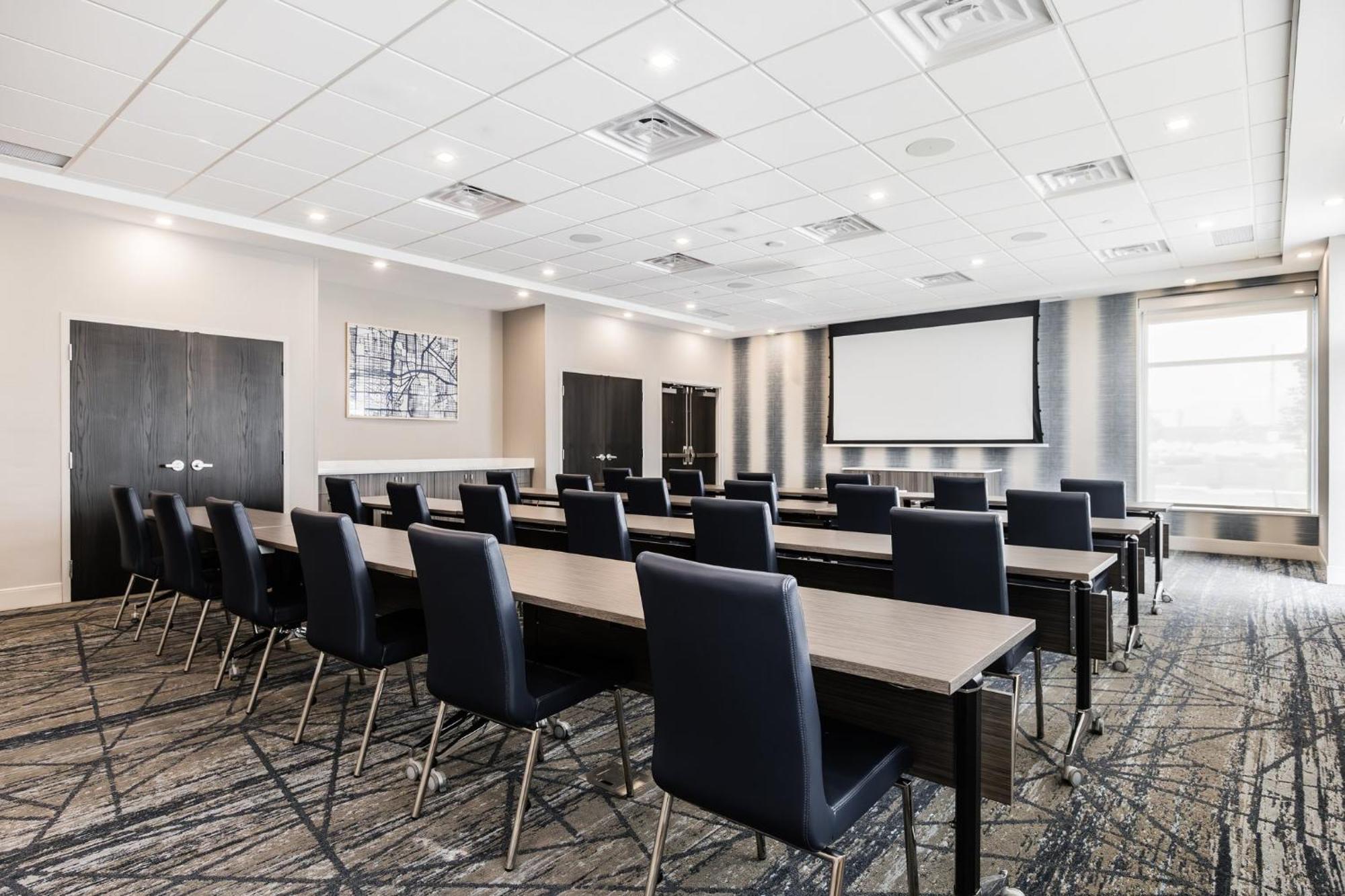 Holiday Inn Express & Suites - Toronto Airport South By Ihg Ngoại thất bức ảnh