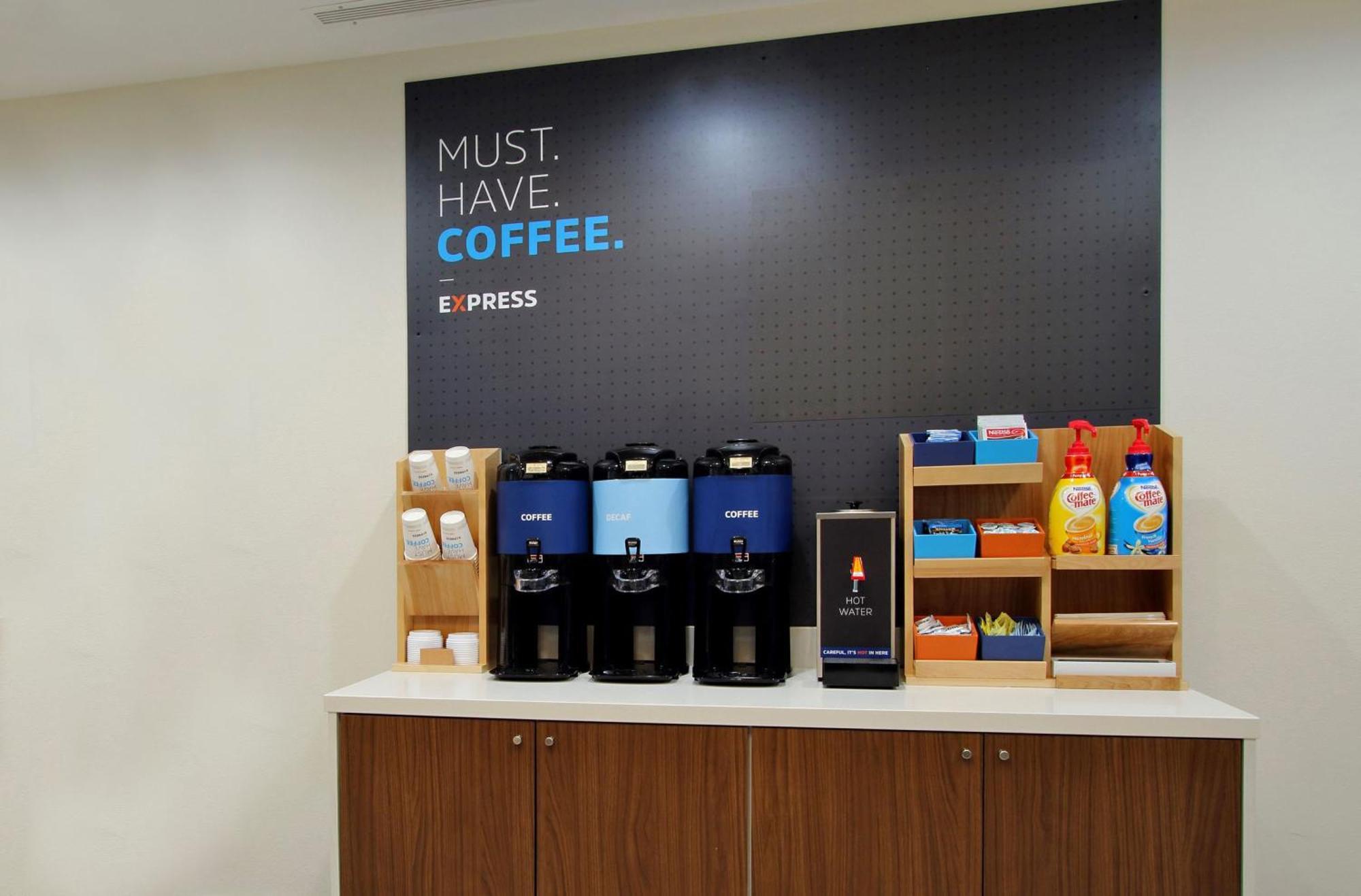 Holiday Inn Express & Suites - Toronto Airport South By Ihg Ngoại thất bức ảnh