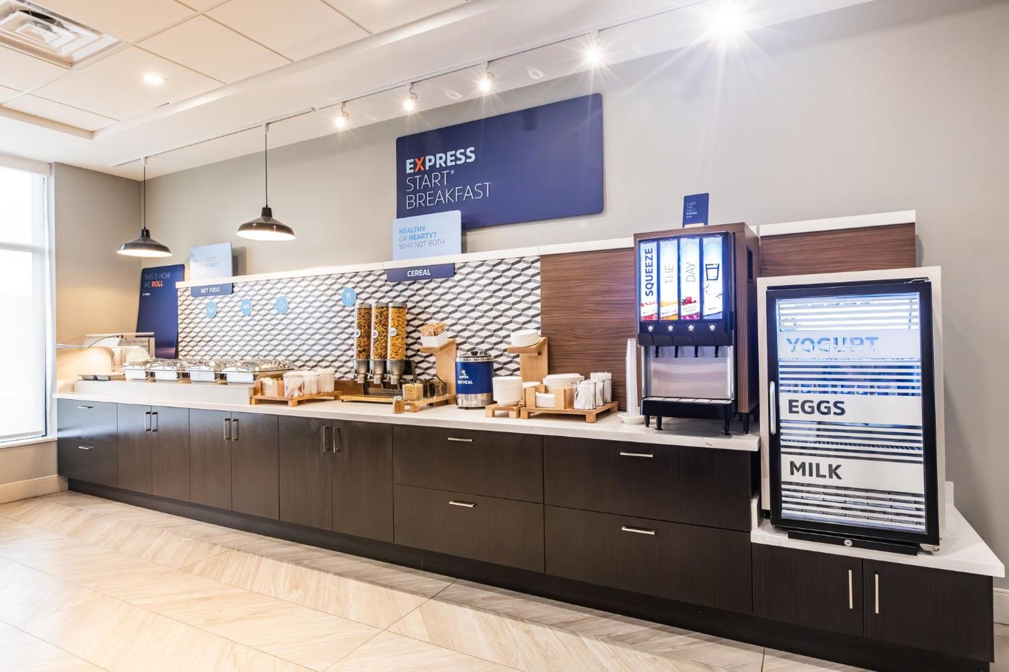 Holiday Inn Express & Suites - Toronto Airport South By Ihg Ngoại thất bức ảnh